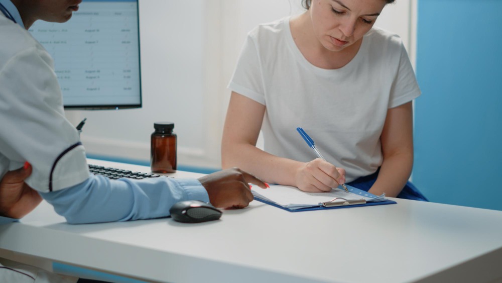 If you’re aiming for the UK as an international doctor, you’ve probably heard two acronyms thrown around constantly: PLAB and UKMLA.One sounds familiar and slightly terrifying.
The other sounds new, mysterious, and possibly even more terrifying.